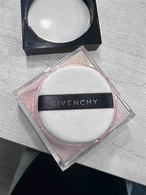 Пудра Givenchy 